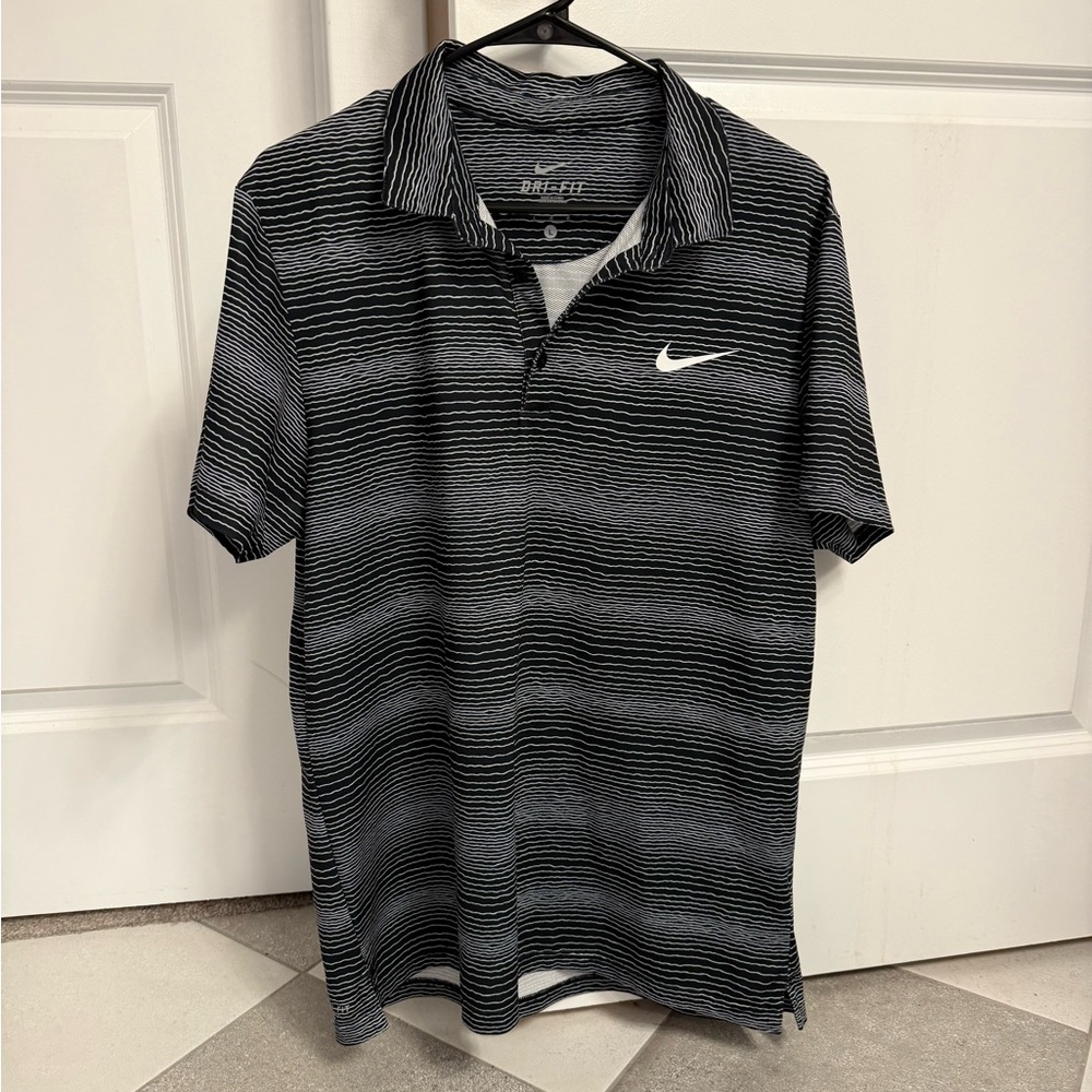 Nike Men's Black and White Striped Polo Shirt